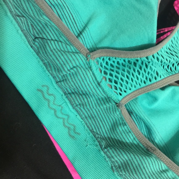 Workout set: Tank top and sports bra - Picture 5 of 7